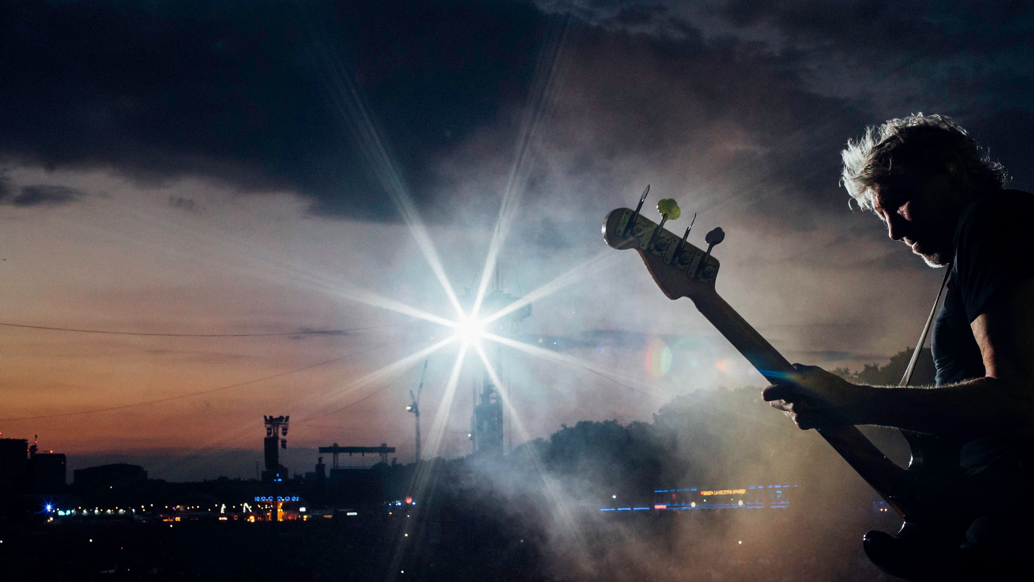 Roger Waters: Us + Them backdrop