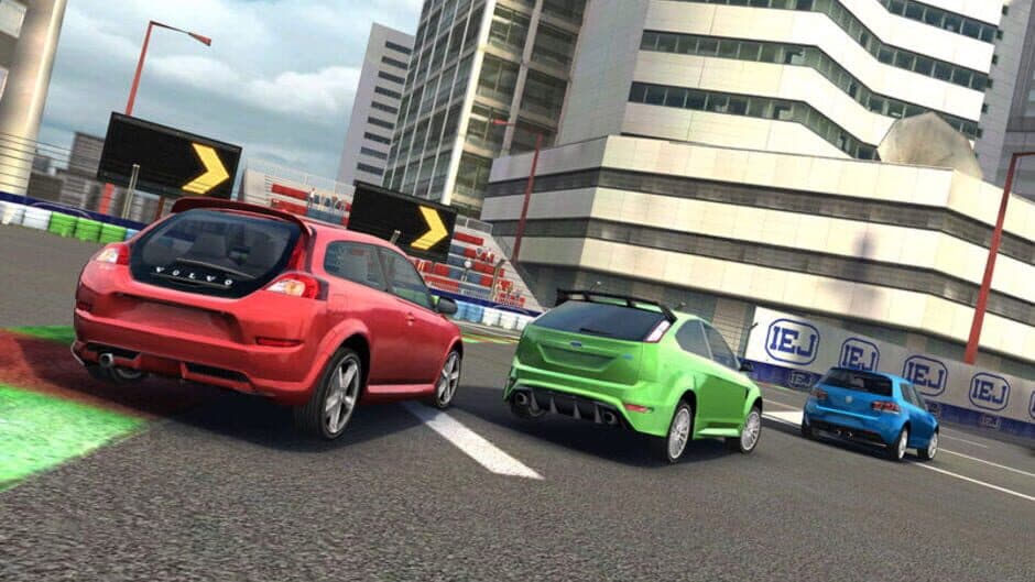 Real Racing 2 screenshot 4